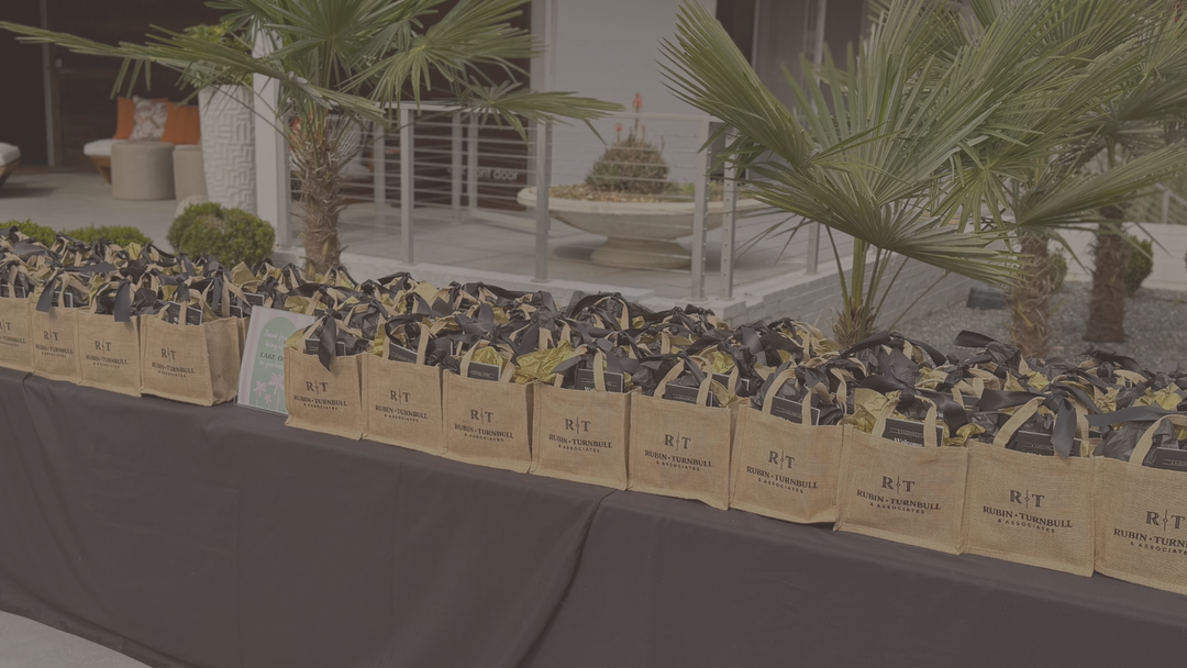 Corporate gift set, client gift package, corporate gift ideas, corporate gift ideas for employees, corporate gift baskets, client gifts, client gift ideas, client gift baskets, thank you gift, appreciation gift