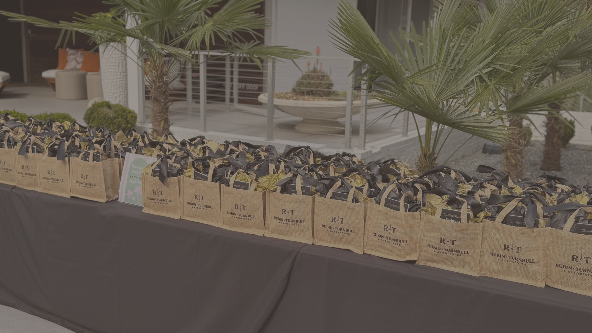 Corporate gift set, client gift package, corporate gift ideas, corporate gift ideas for employees, corporate gift baskets, client gifts, client gift ideas, client gift baskets, thank you gift, appreciation gift