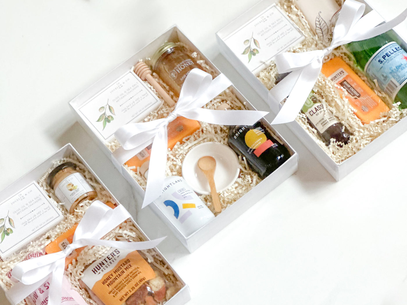 Indulge in a delightful selection of gourmet treats and premium beverages. Our food and drink offerings are ideal for gifting on numerous occasions. 