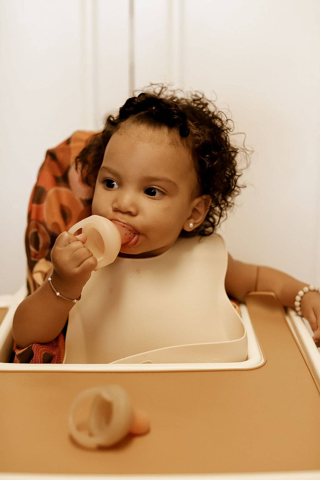 Silicone Baby Bib Roll Up &amp; Stay Closed - (Sand)