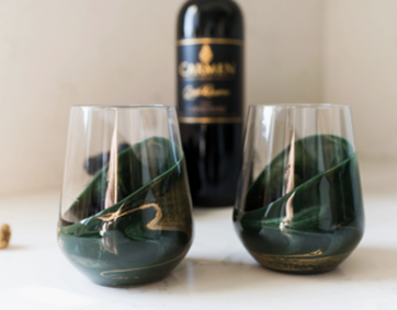 Winter Berry and Evergreen Holiday Collection Wine Glasses